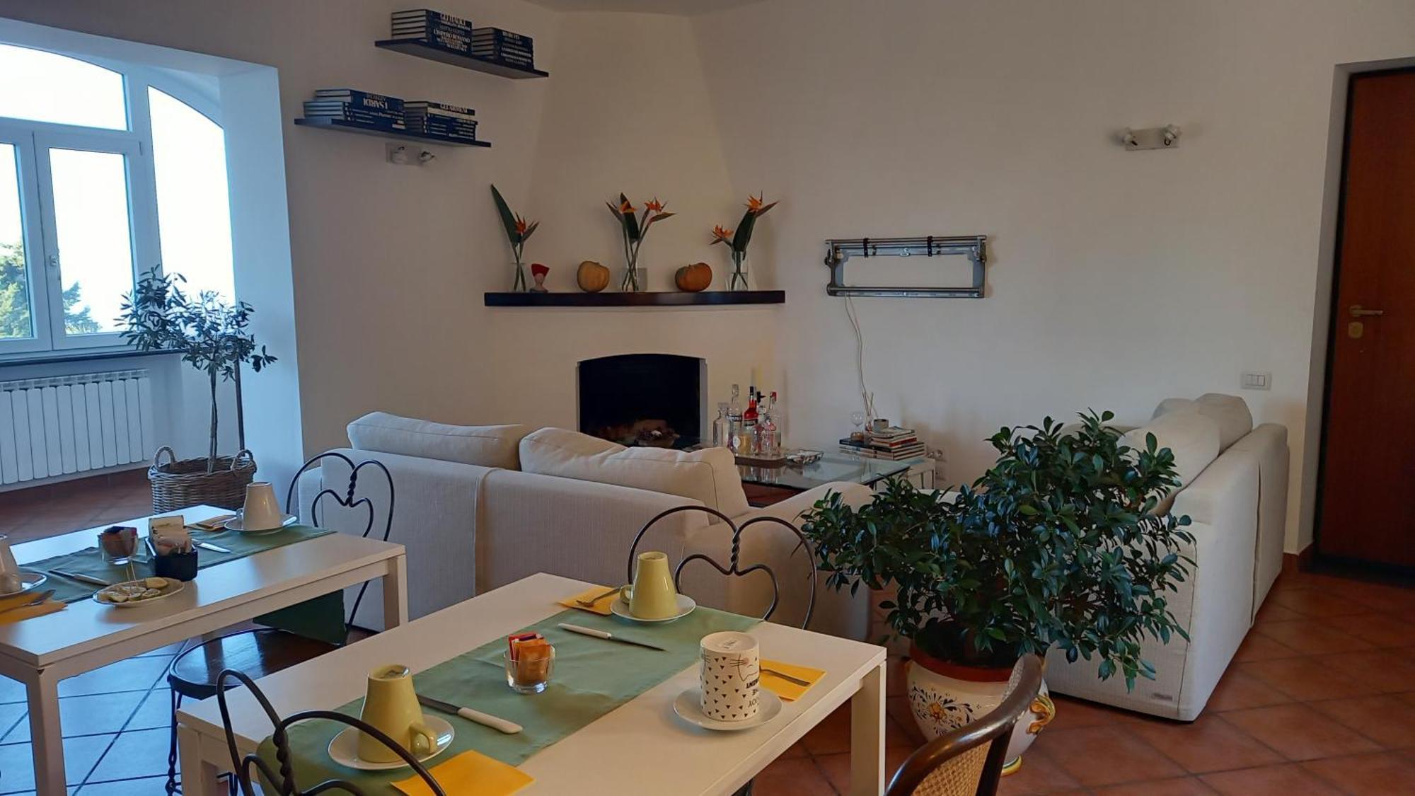 La Casa Del Sole Bed & Breakfast วีโกเอเกวนเซ ภายนอก รูปภาพ
