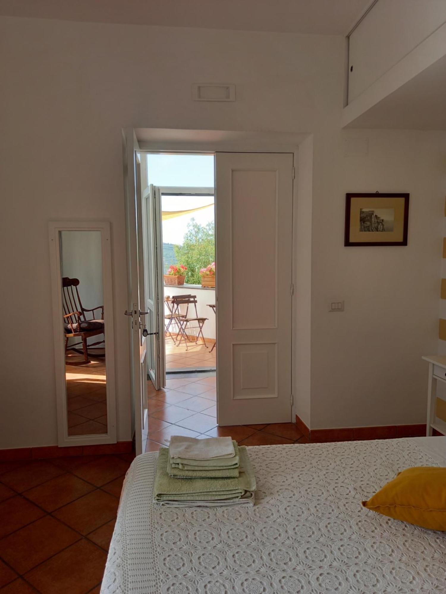 La Casa Del Sole Bed & Breakfast วีโกเอเกวนเซ ภายนอก รูปภาพ