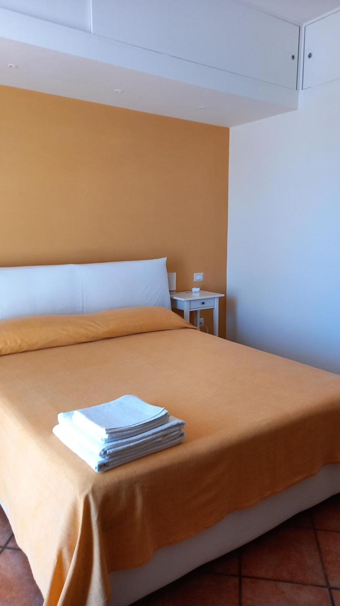 La Casa Del Sole Bed & Breakfast วีโกเอเกวนเซ ภายนอก รูปภาพ